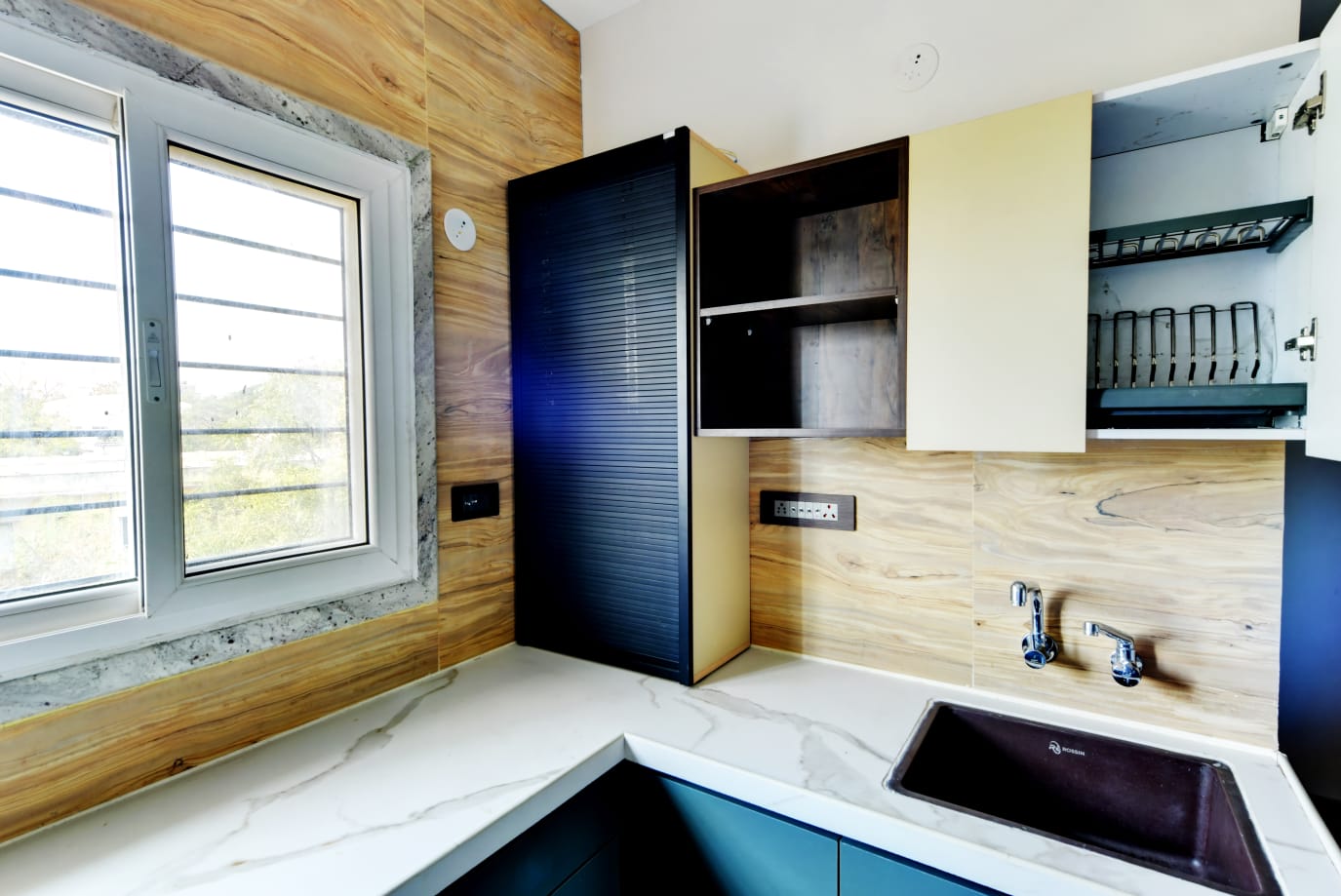 Luxury Kitchen - View 2